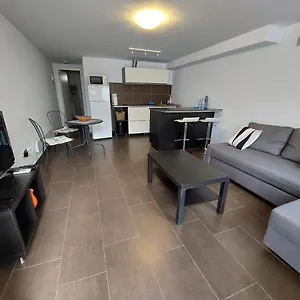 https://modern-apartment-walking-distance-of-the-sea.1costadelsol.com
